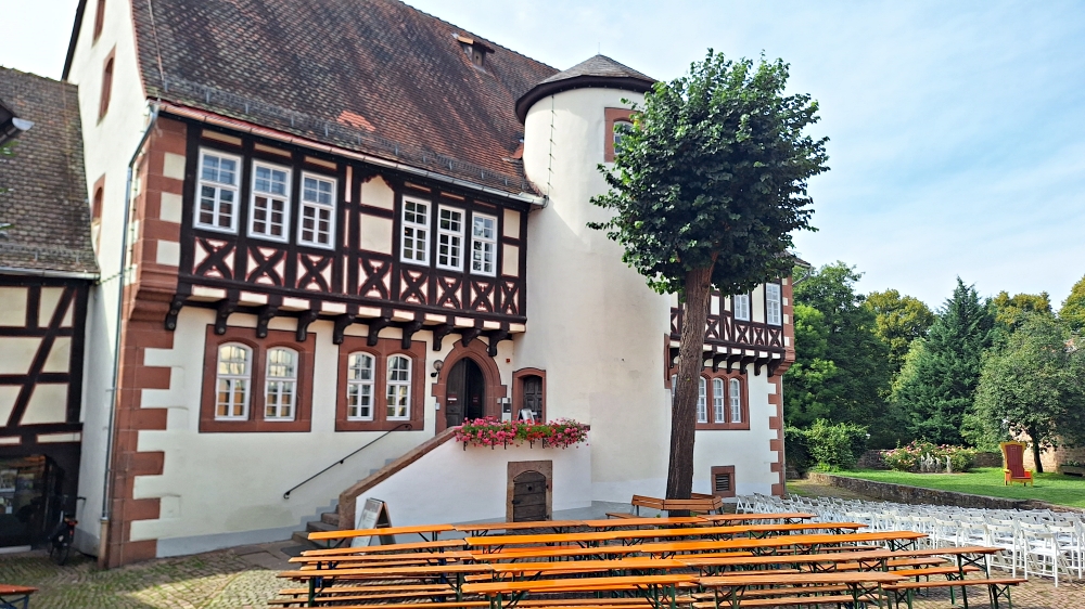 ..und das Gebr. Grimm - Haus
