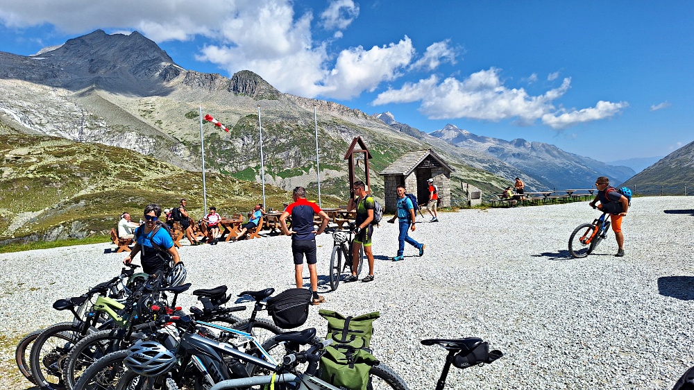 Viele Biker aus beiden Tälern, also auch aus dem Zillertal