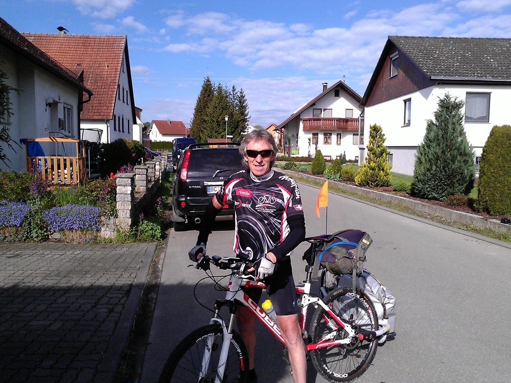 Startbild in Schemmerhofen, Radweg Richtung Schemmerberg