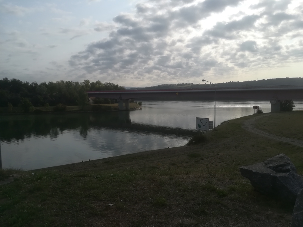Mündung des Kanals in den Rhein