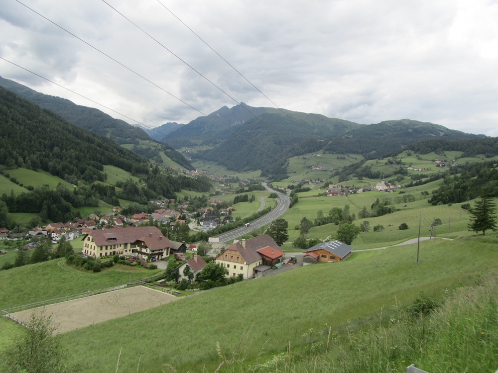 Blick auf die Tauernautobahn