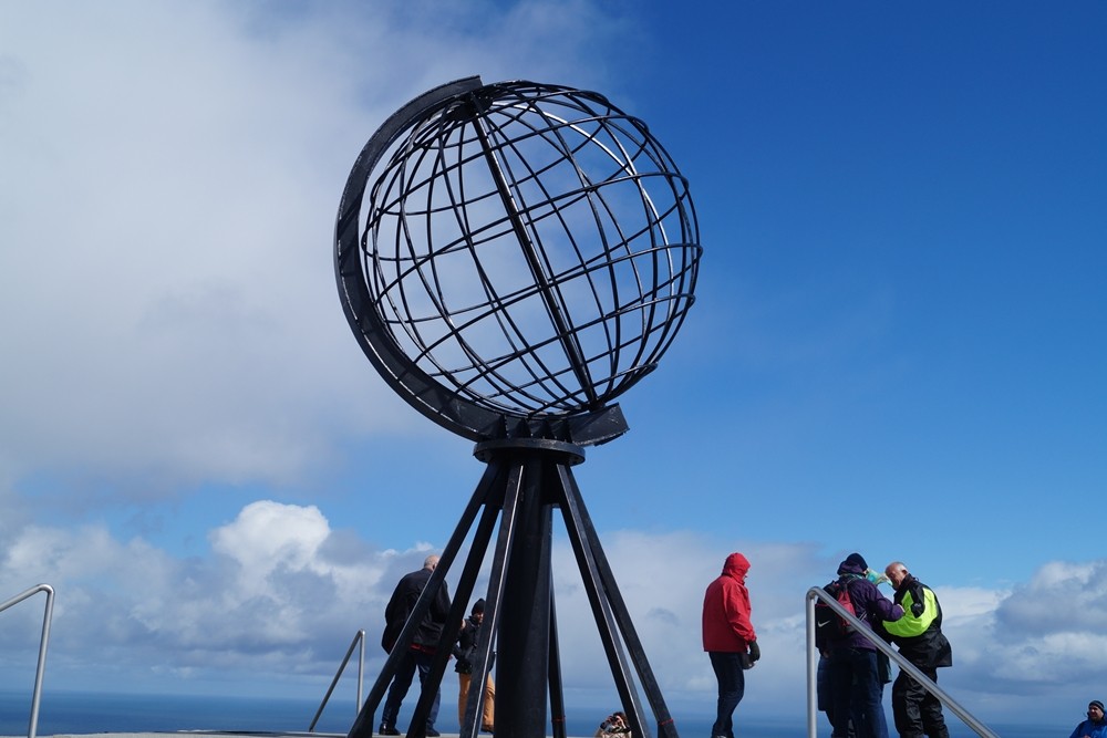 Am Ziel: Die Weltkugel am Nordkap