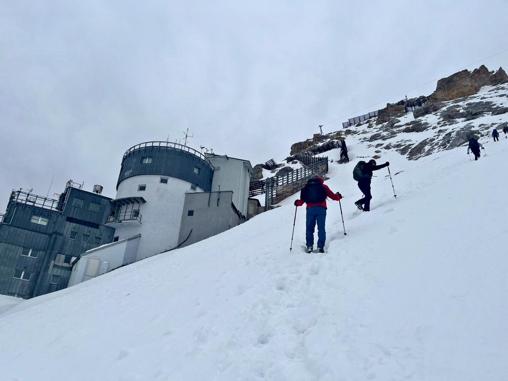 Aufstieg zum Gipfel, am Schneefernerhaus