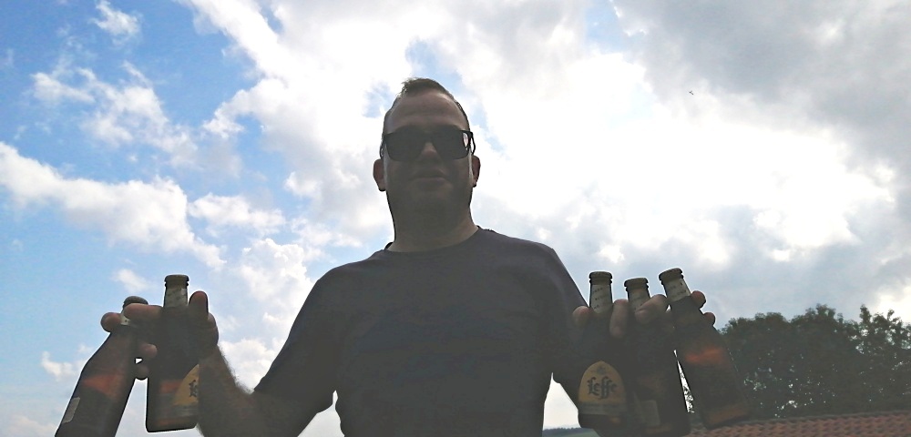 Keine Fata Morgana, sondern Florian mit einer Ladung Bier