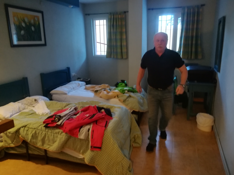 Zimmer beziehen in unserem 'Hostal'