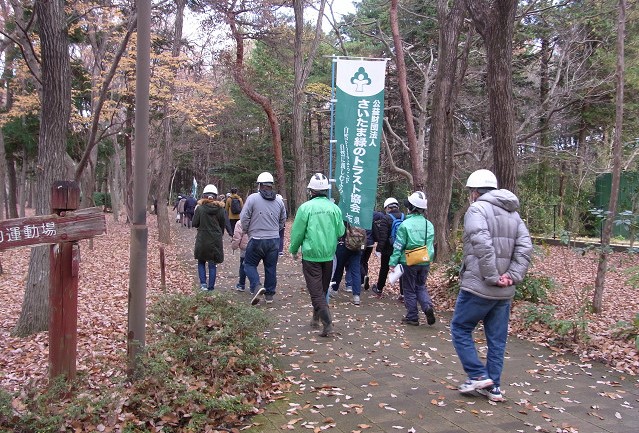 ⑤堀兼上赤坂公園内を移動,緑のトラスト9号地へ