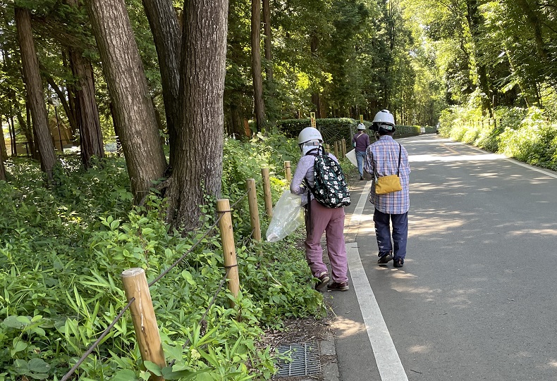 ①森に捨てられたごみ拾いから始める