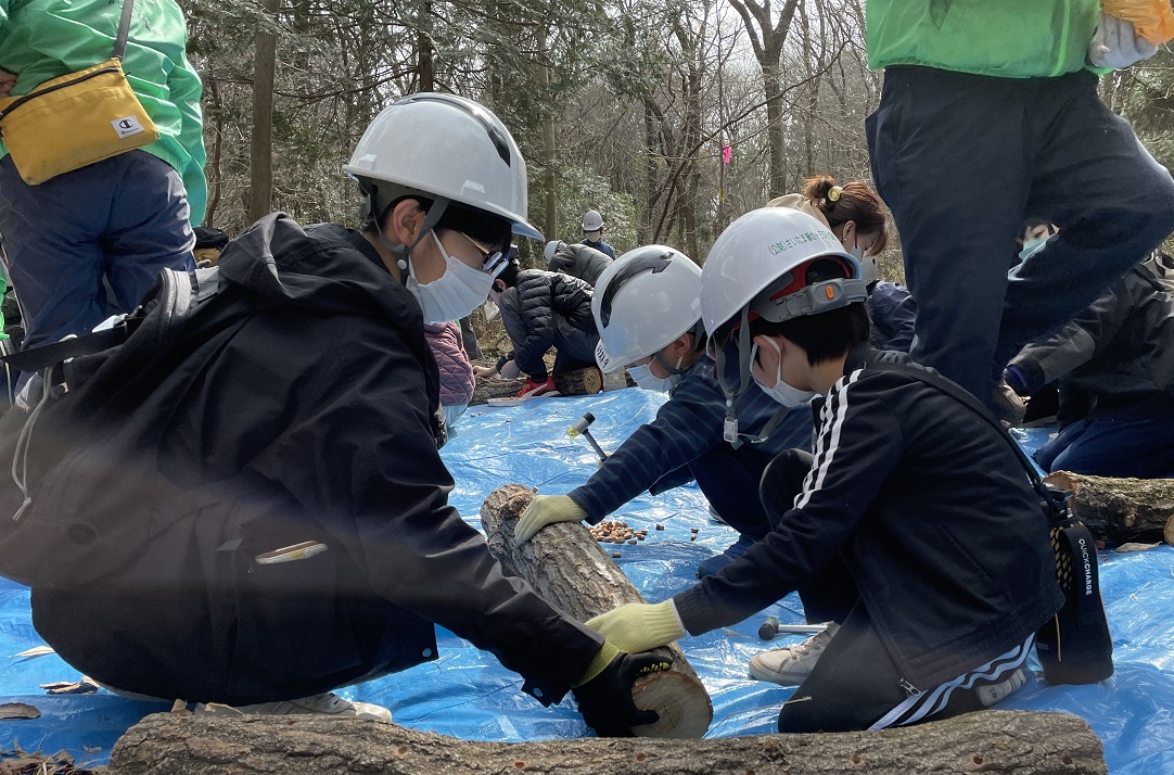 ⑯お父さんも付きっ切りで子供に指導