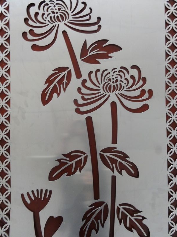 Laser cutting art work of chrysanthemum