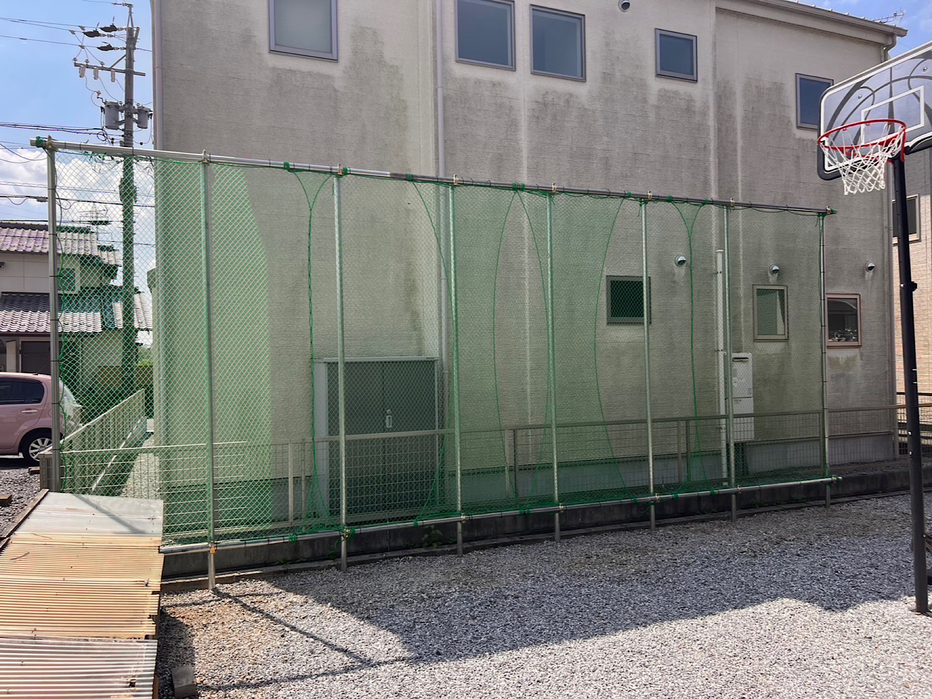 施工事例集【隣地にボールが入らないように ネット張り工事】