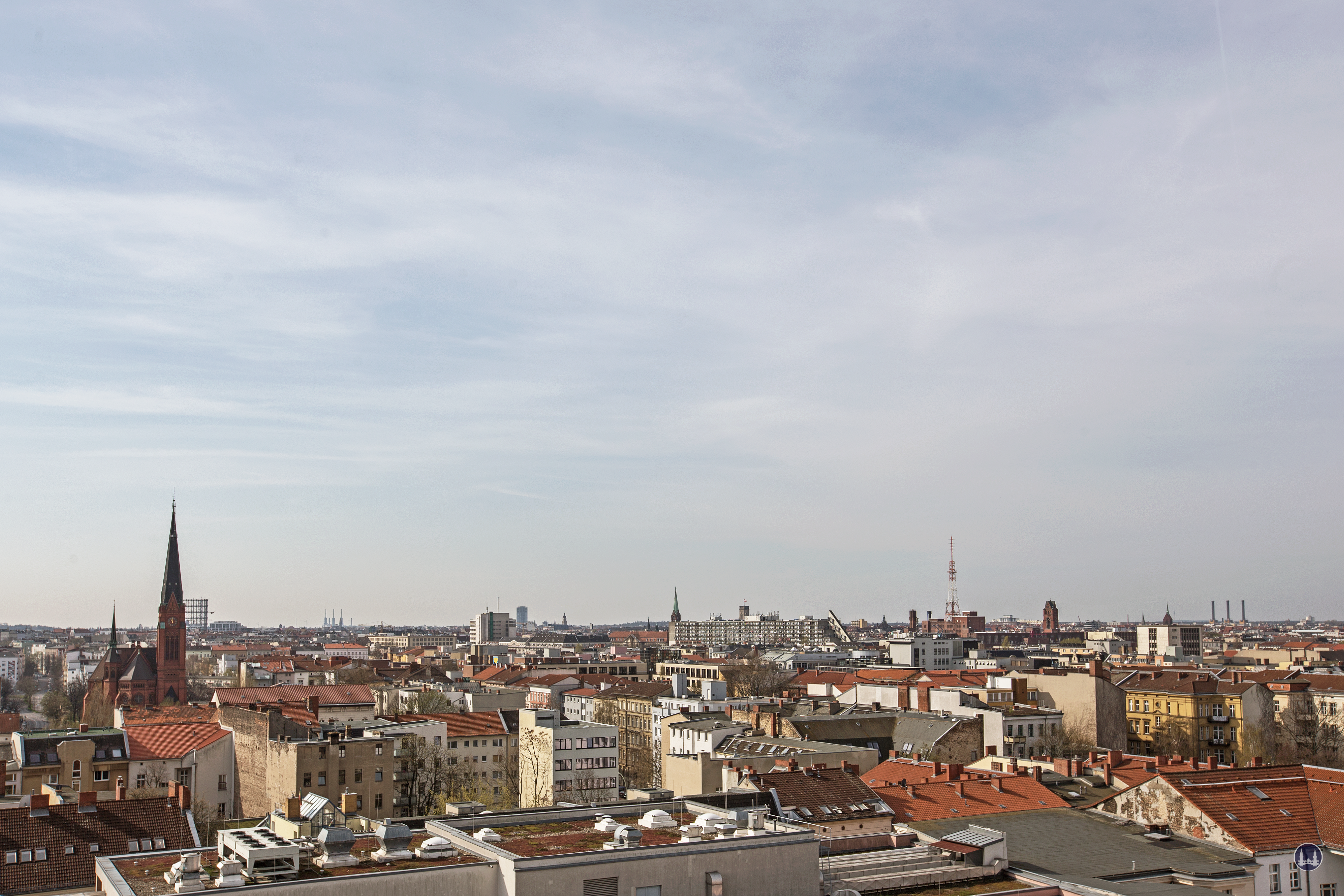 Dach der Lützowstraße. Lutherkirche und Heizkraftwerk Wilmersdorf