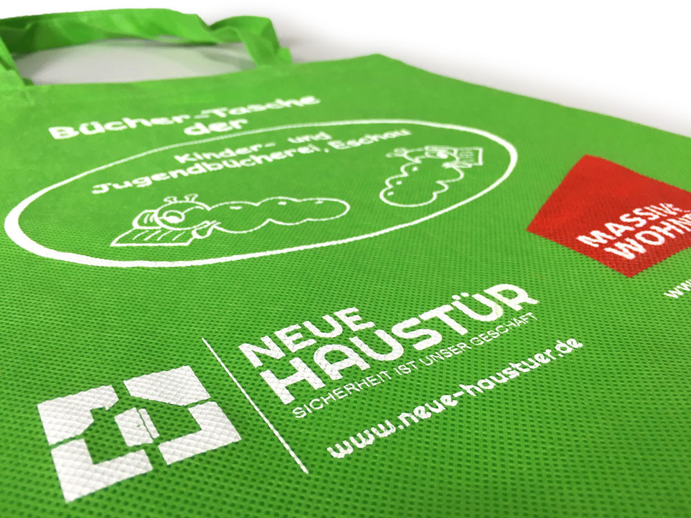 Vliestaschen (NonWoven), mit Siebdruckbeschriftung (© WÖRLE medien, Textildruck Würzburg)