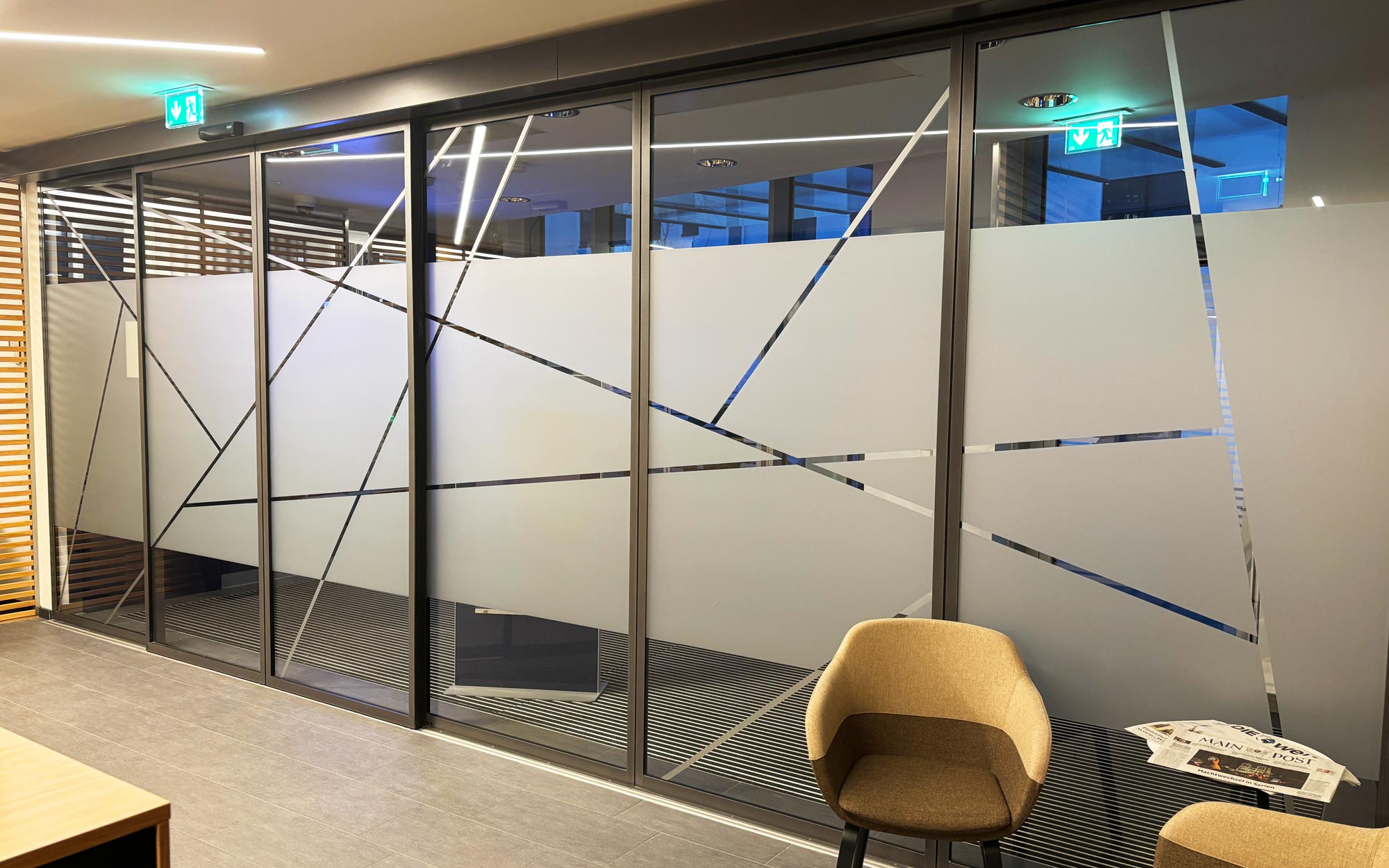 Design-Sichtschutzfolierung & Schilder für den Umbau der apoBank