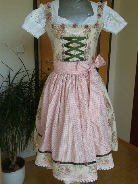 Dirndl genäht im Dirndl Nähkurs