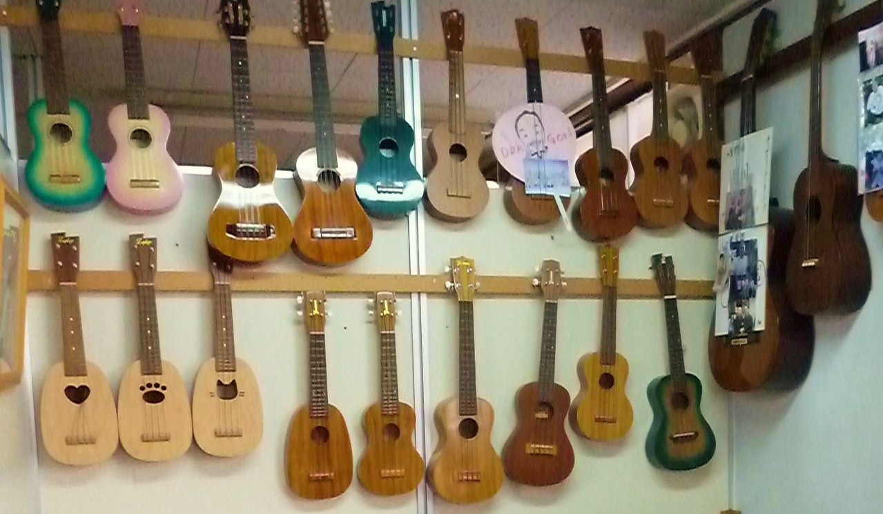 三ッ葉楽器 ウクレレ工場見学 Gunma Japan Yano Ukulele Island ページ