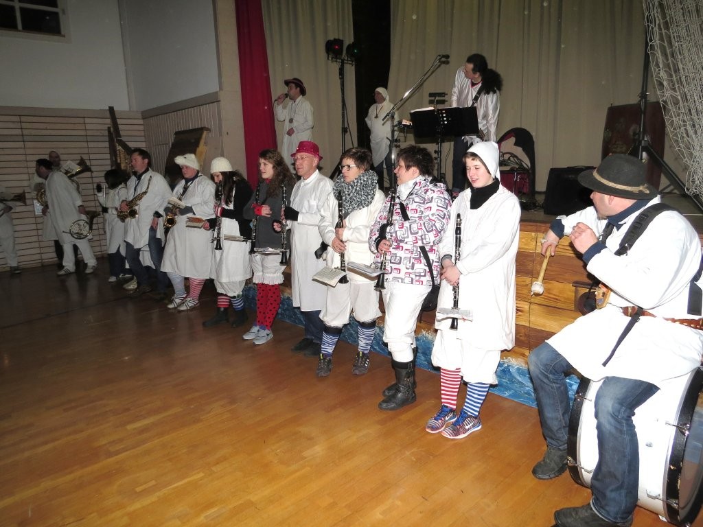 Hemdglunki in der Festhalle