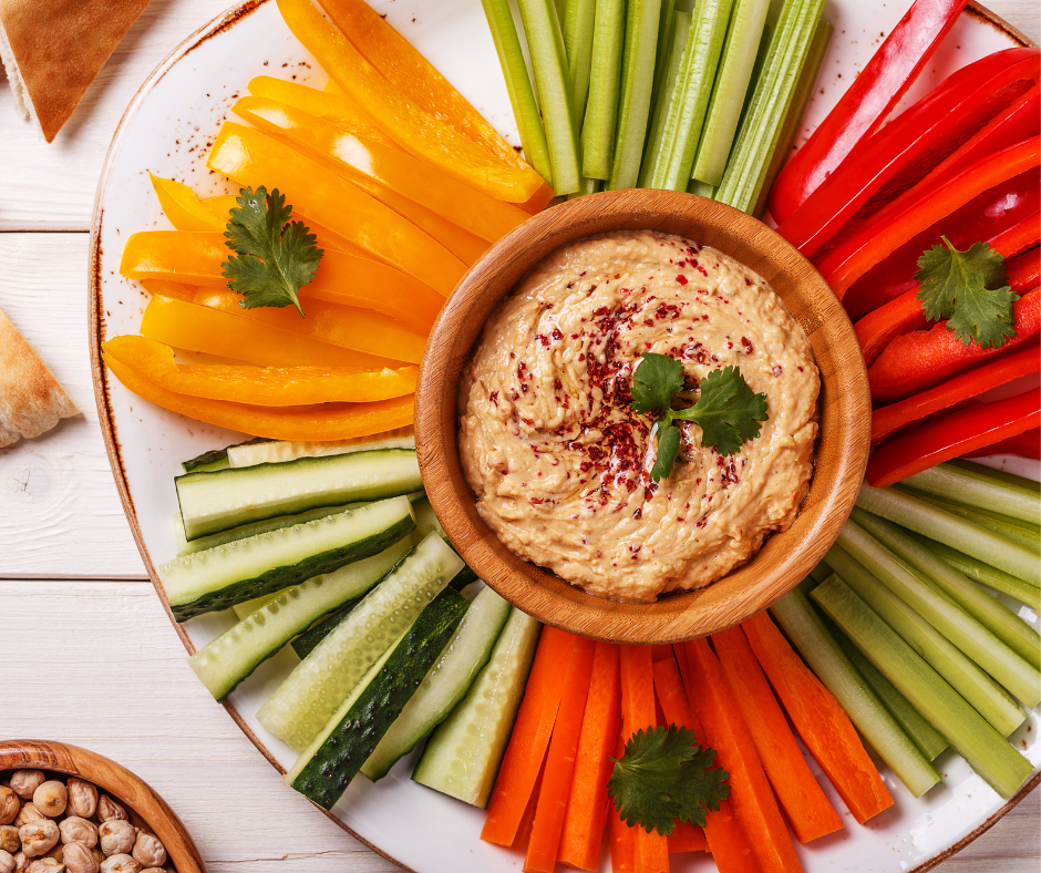 Hummus mit Gemüsesticks