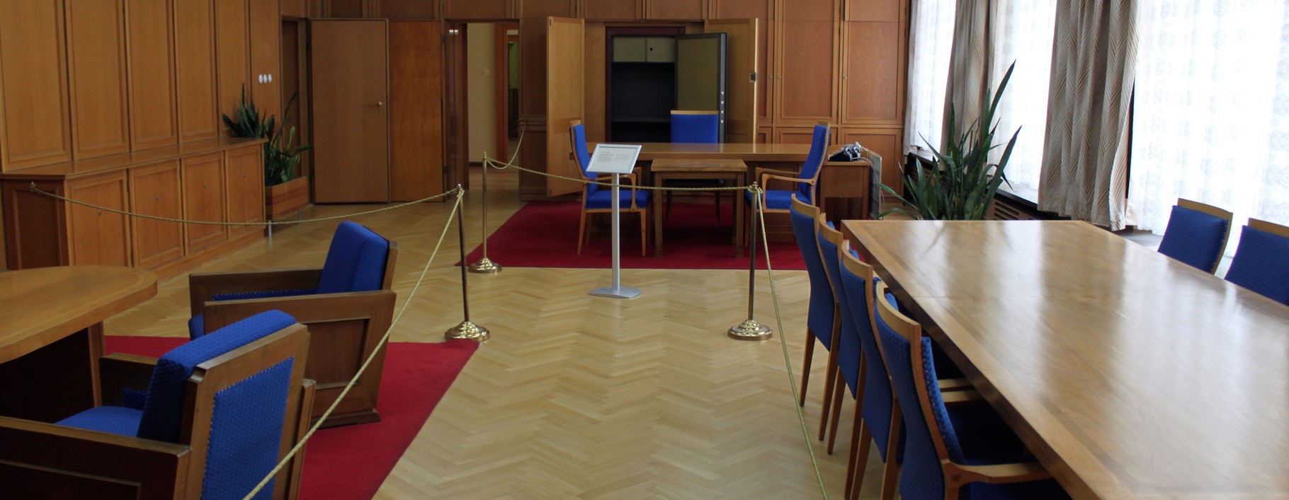 Alte Mobel Restaurieren Restaurierung Vom Stuhl Tisch Und