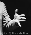 Mano cantaor (ausgestreckte Hand eines Flamencosängers)/SW-Foto by Boris de Bonn