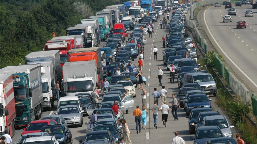 Unfall Region Bern Solothurn Stau Auf Der A1 Die Mittellandische Zeitung Fur Mehr Durchblick
