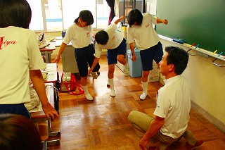 シューズに小指が当たる