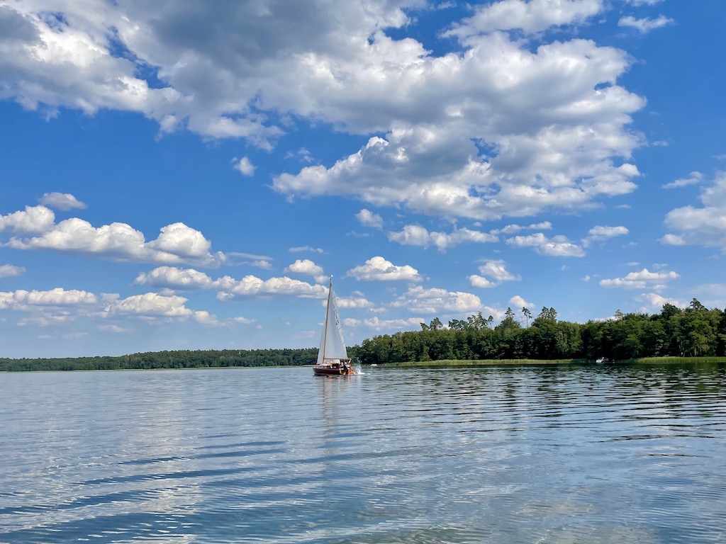 Segelboot auf dem Drewensee