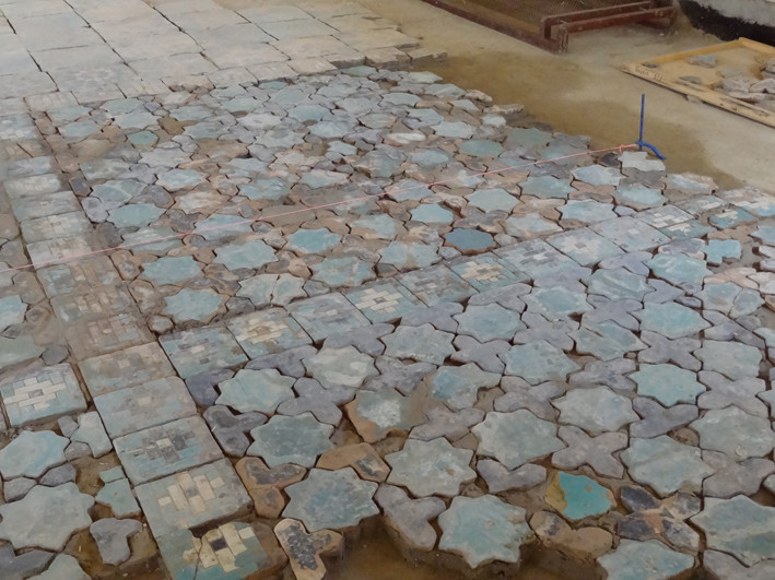 Détail d'un tapis (zone 2) en cours de pose (Socra, 2013)