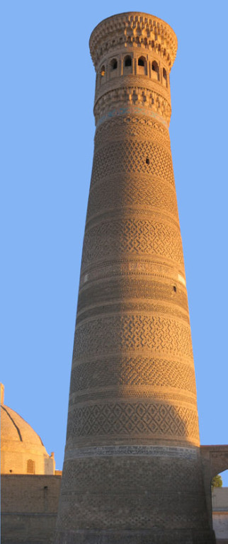 Minaret Kalyan vu dans son ensemble (photo : C.Ollagnier, 2007)