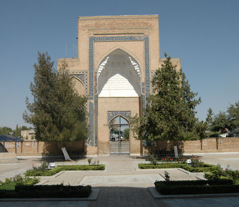 Entrée du Gour Emir en cours de restauration (photo : A.Billard, 2008)