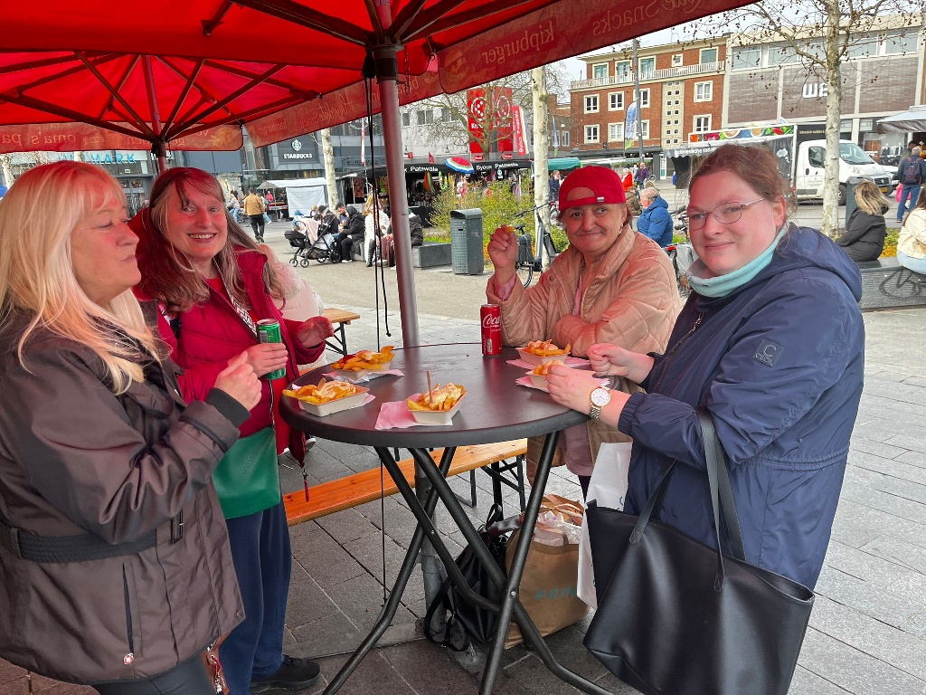 Zum Auftakt unserer Tagesfahrten geht es gleich mal zum Shoppen und zum "lekker frites" essen nach Holland!