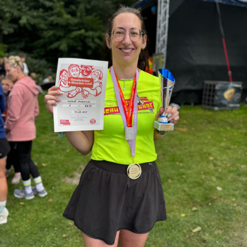Glitzer, Gurken & 2.500 km – die Schweinehunde beim Osnabrücker 6h Lauf von HelpAge