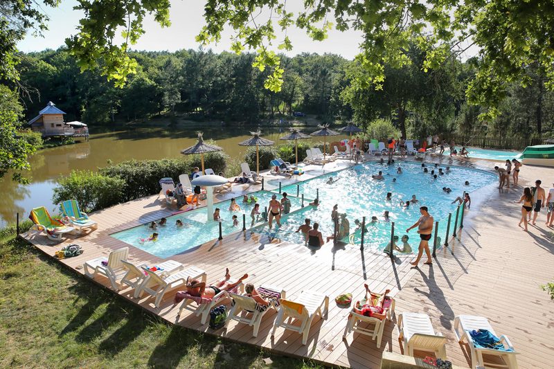 Camping with fishing lake near Bergerac