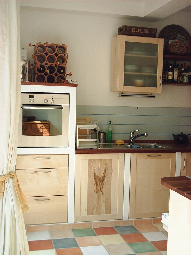 Küchenzeile , Fronten Ahornholz , Arbeitsfläche Kirschholz