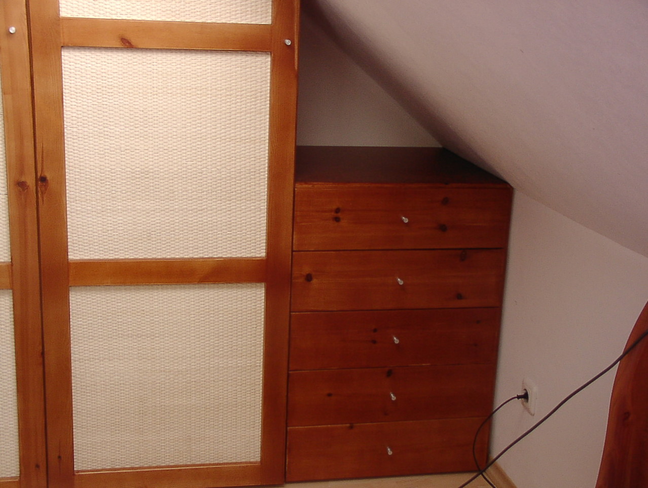 Einbauschrank - Buchenholz gebeizt