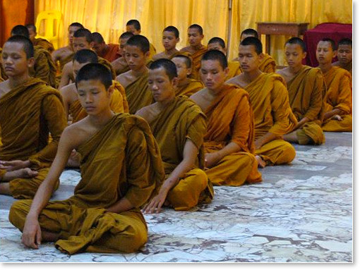 Buddhist-monks-groupmediation