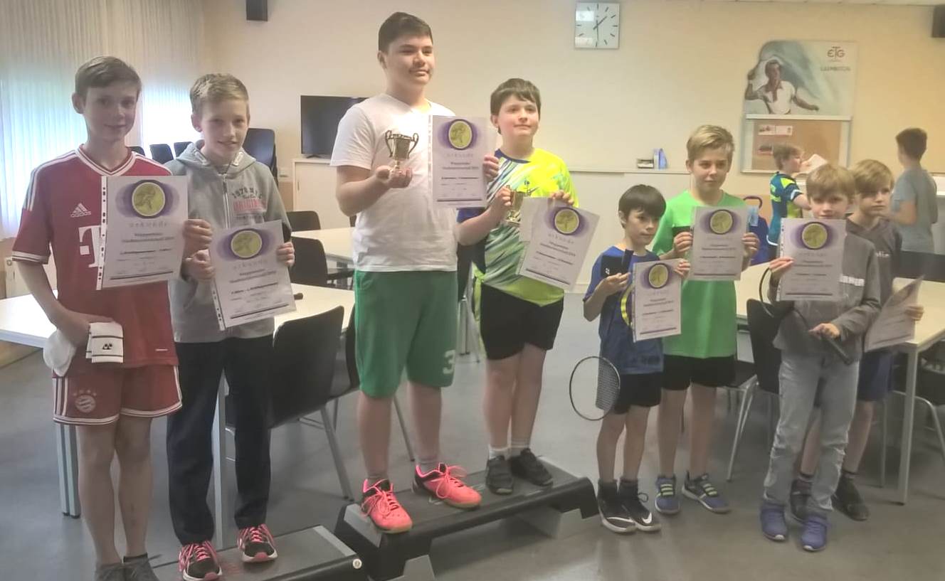 Im Doppel U 13 erreichten Fabian M. mit Lars S. vom CBC den 2. Platz und Luca G. mit Oliver B. vom LTV den 3. Platz 