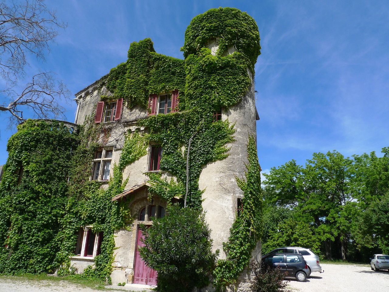 LOUÉ ! par notre agence immobilière. Téléphoner au 06.81.62.60.70 pour nous confier la location de vos bureaux.