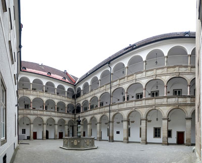 Arkaden, Landesregierung, Brunnen
