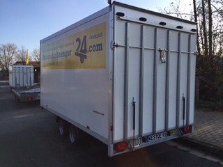 Kofferanhänger 3,5 Tonnen mit Überfahrwand