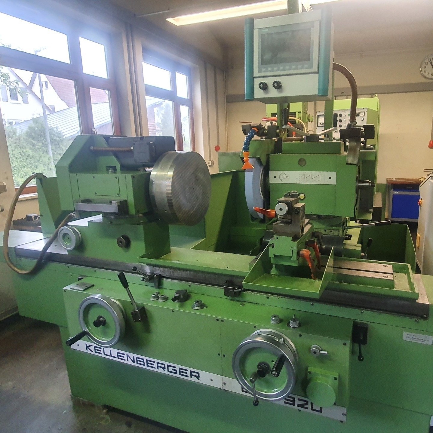 Rundschleifen: Kellenberger URF 320