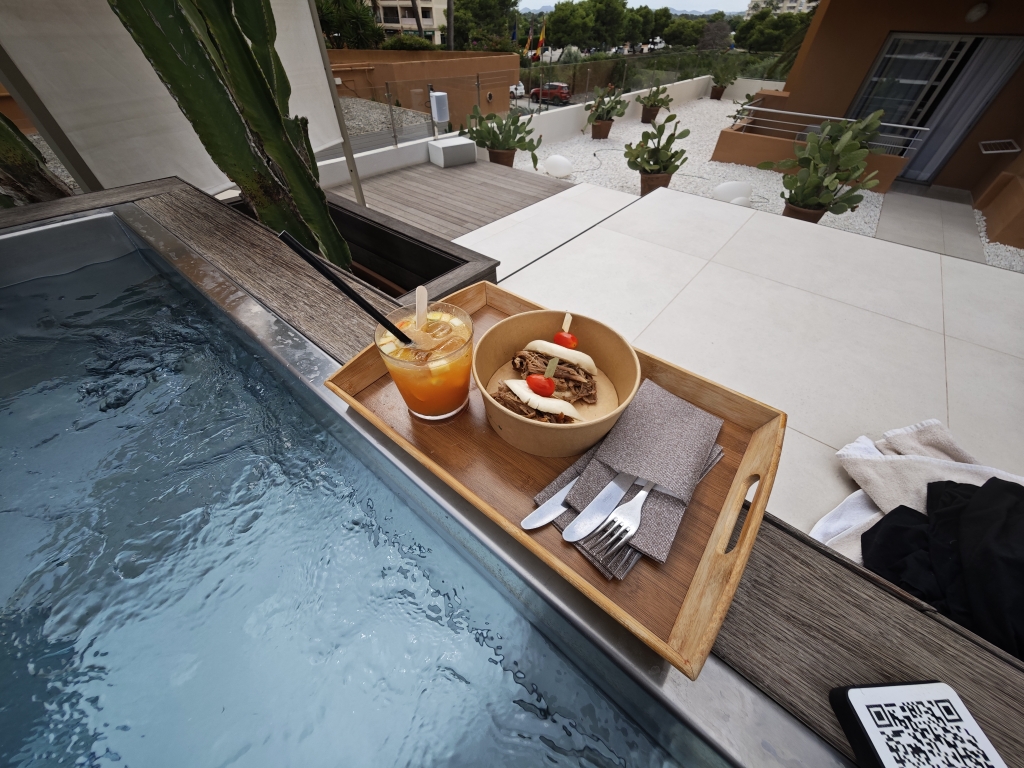 Hôtel Marin Beach Club room service - Motor Trip par Restaurant / Bar Le Motor Grill