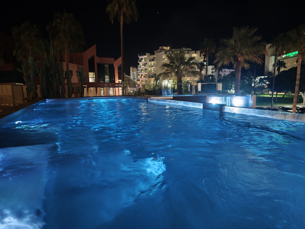 Suite Marin Beach Club - Motor Trip par Restaurant / Bar Le Motor Grill