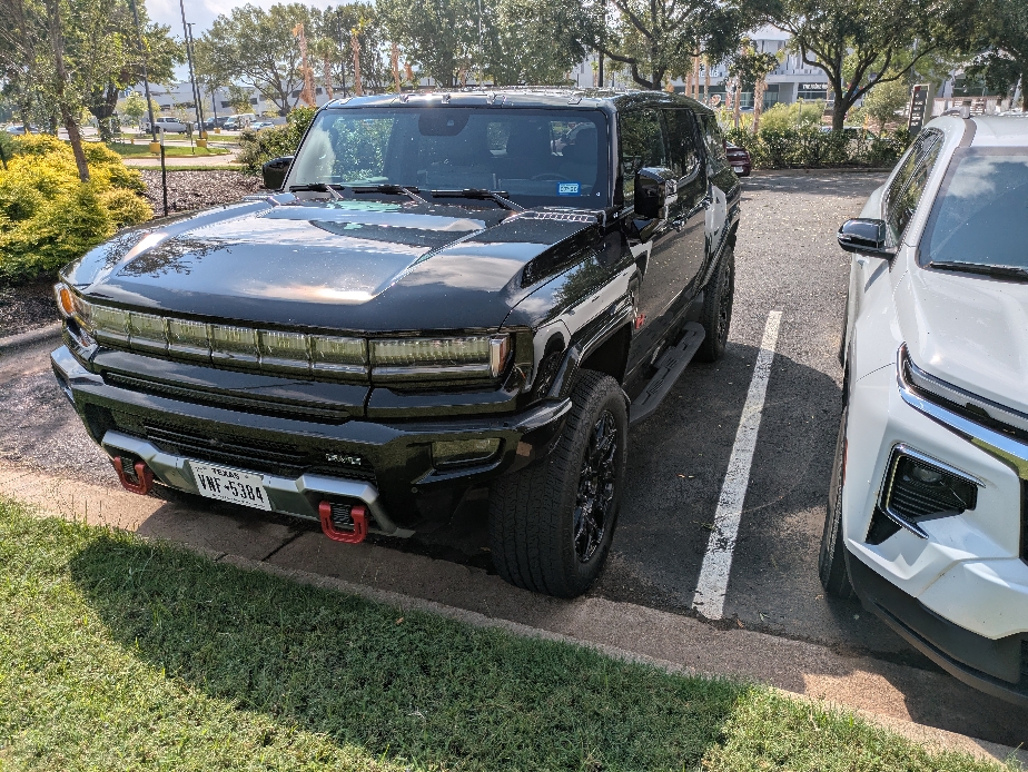 Hummer EV sur le parking au Live! Bossier City