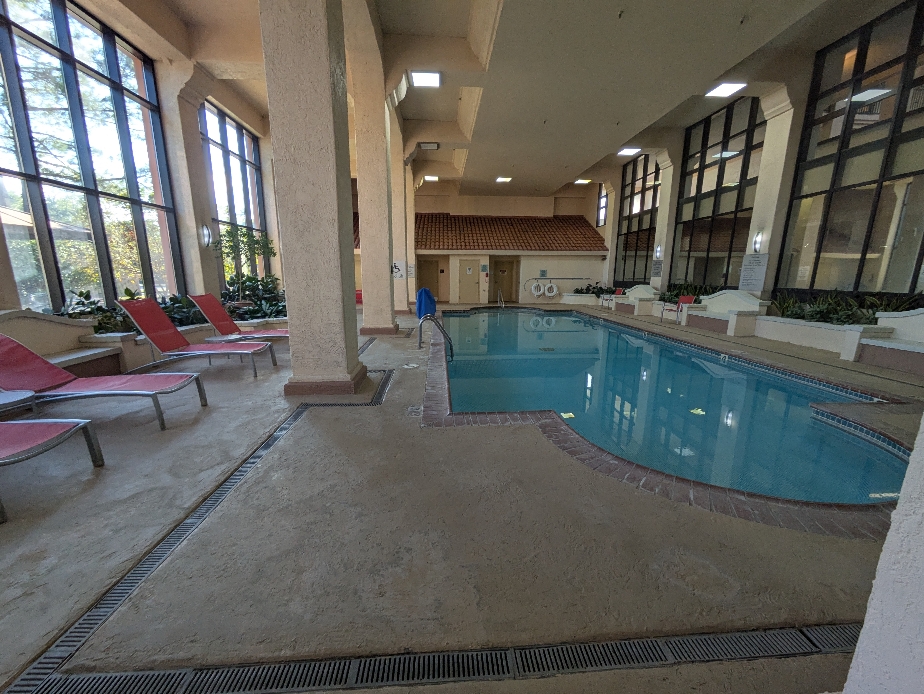 Piscine à Embassy suites