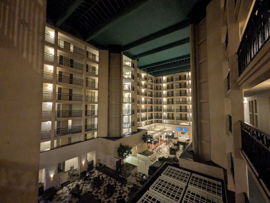 Hall de nuit à Embassy suites