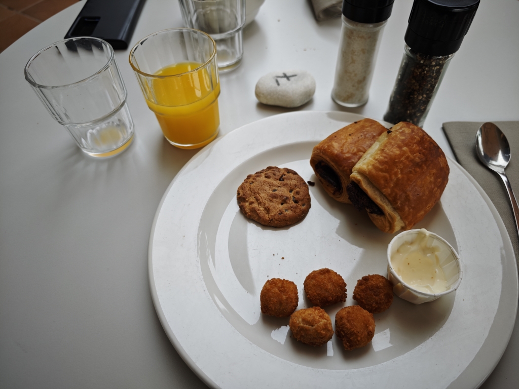 Petit déjeuner Marin Beach Club - Motor Trip par Restaurant / Bar Le Motor Grill