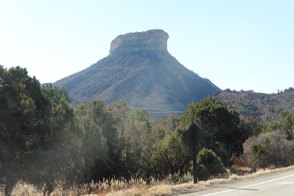 Markanter Berg am Eingang zum Mesa Verde NP