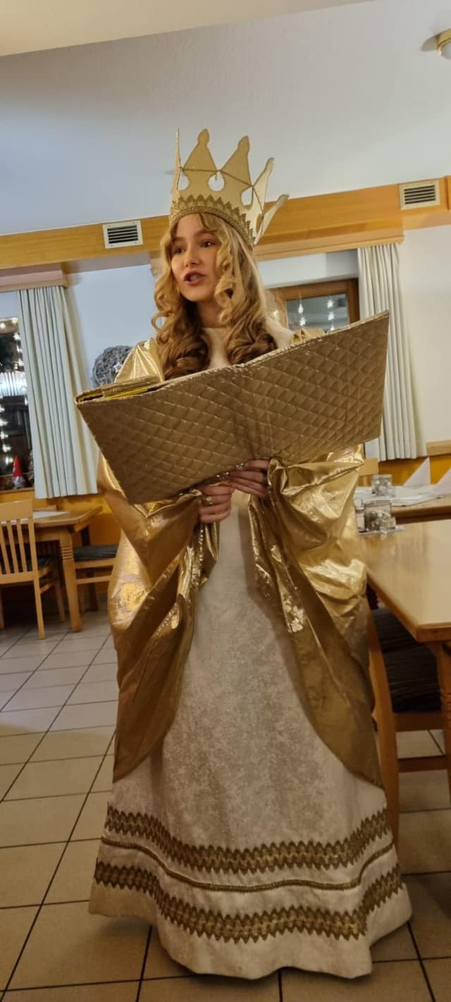 Das Christkind bei der Frauen-Union Zirndorf