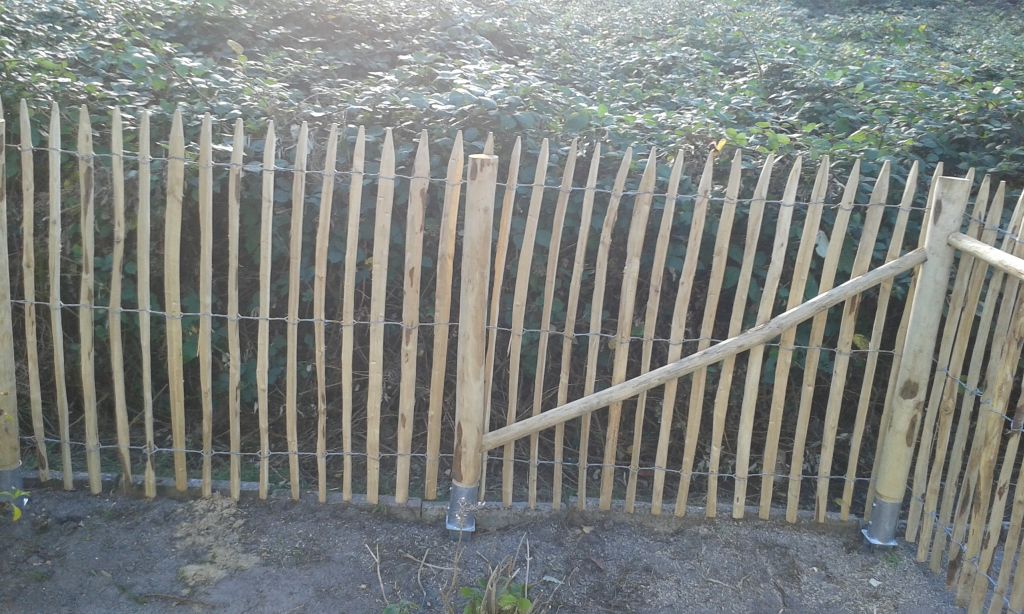 Kastanienzaun 120 cm / 5 cm Drahtwicklung /Bodenhülse / Abstrebung