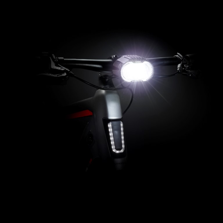 e-Bike Lichtsystem von SuperNova an einem Stromer Trekking Speed-Pedelec